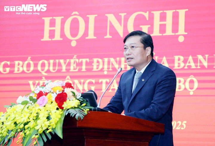 Ông Lê Hồng Vinh được bầu làm Chủ tịch UBND tỉnh Quảng Trị. (Ảnh: T. Chuyên)