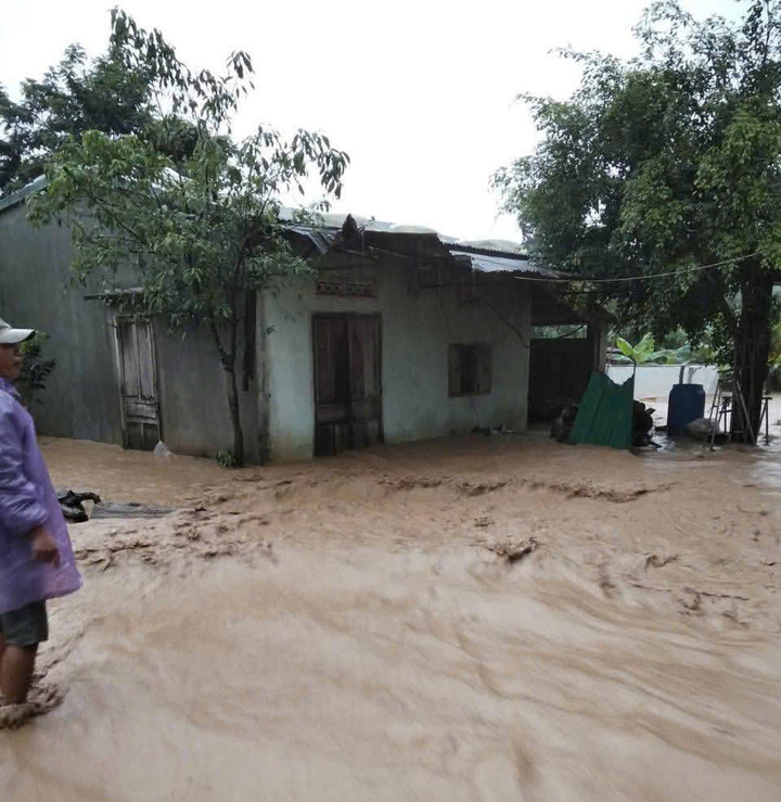 Xã Yang Mao di dời 10 hộ dân.