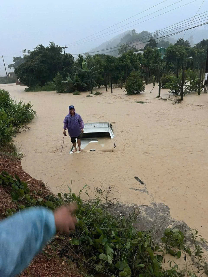 Ngập lụt nhiều nơi tại xã Yang Mao.
