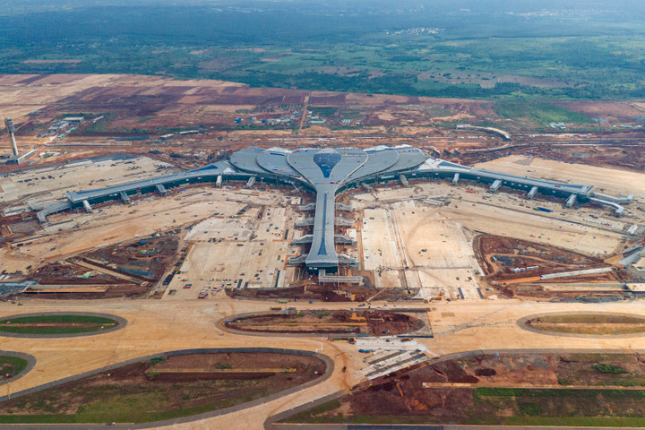 Sân bay Long Thành tăng tốc thi công, hướng tới mốc đón chuyến bay kỹ thuật 19/12/2025.