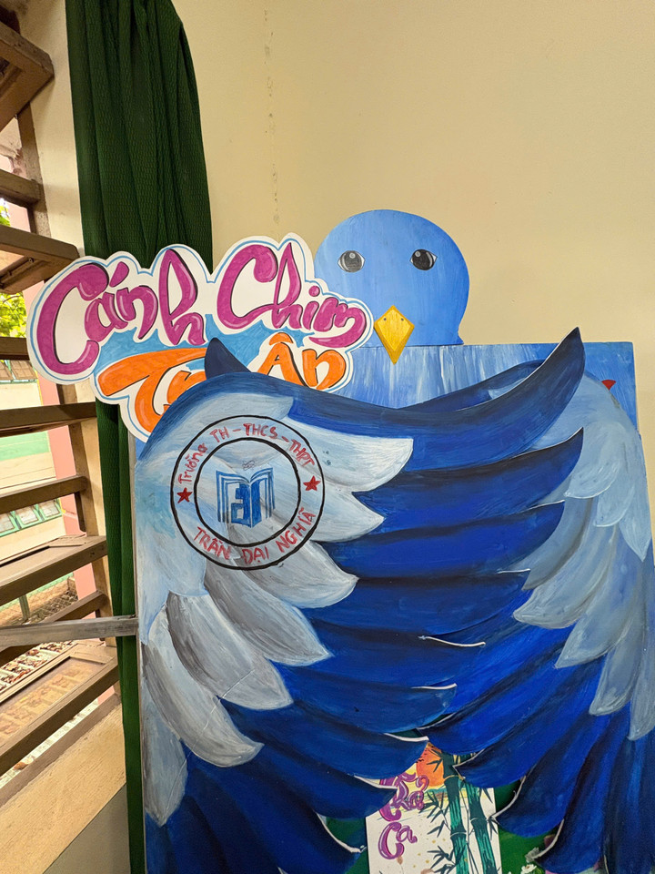 Série nástěnných novin způsobila 20. listopadu rozruch, studenti předvedli své úžasné talenty - 9