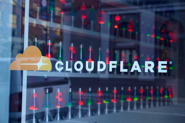 Trụ sở chính của Cloudflare tại San Francisco. (Ảnh: The Guardian)