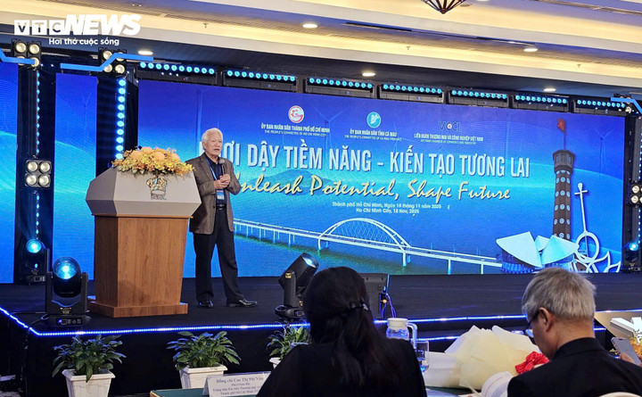 PGS.TS. Nguyễn Chu Hồi chia sẻ những tiềm năng phát triển thuỷ sản, kinh tế biển của Cà Mau.