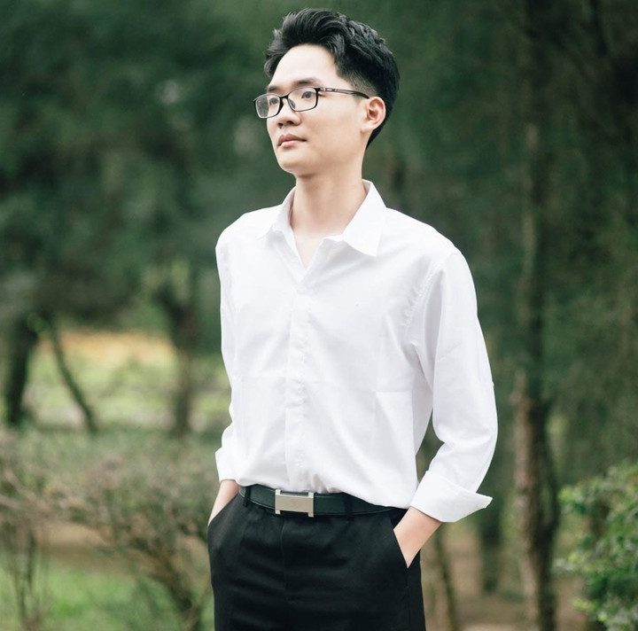 តន្ត្រីករ អាន នាឡិកា - អ្នកនិពន្ធបទចម្រៀង 