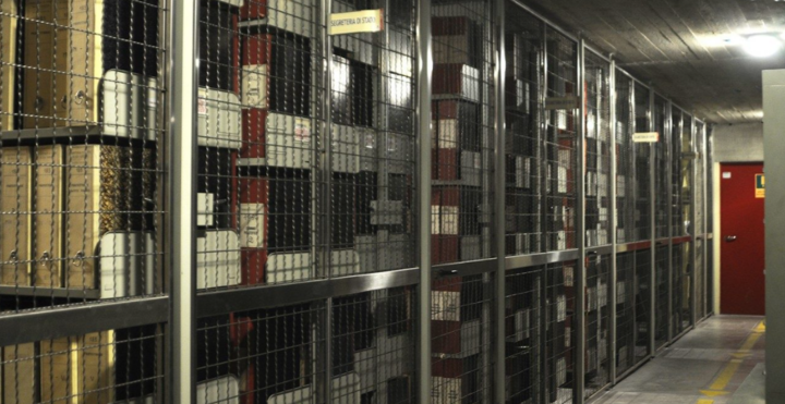 Một phần của giá sách bên trong Văn khố mật Vatican. (Nguồn: Vatican News)