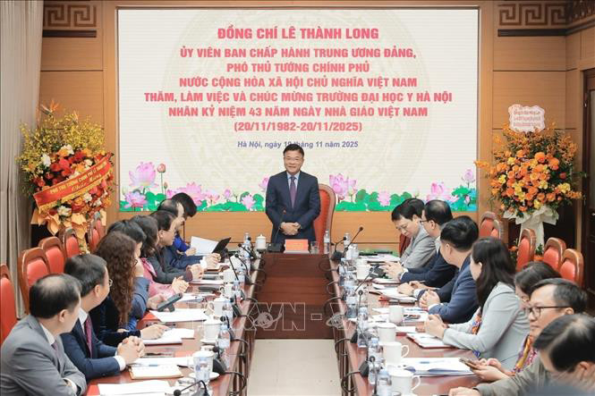 Quang cảnh buổi làm việc. (Ảnh: Minh Quyết/TTXVN)