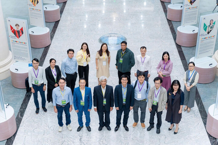 Professor Nguyen Minh Tho with lecturers and researchers at VinUni University.