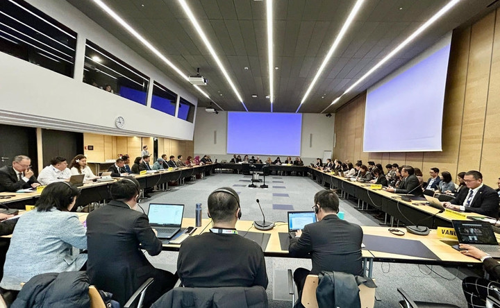 Đại biểu từ 162 quốc gia tham dự COP11.