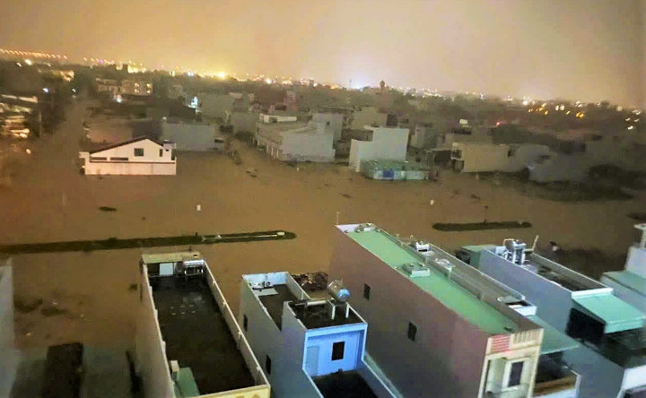 Lũ dâng cao và nhanh trong đêm 18, rạng sáng 19/11 khiến các phường Quy Nhơn Bắc, Quy Nhơn Đông... bị cô lập hoàn toàn.