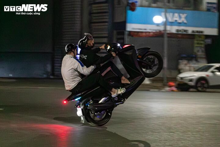 Tóm gọn nhóm ‘quái xế’ náo loạn đường phố Hà Nội sau phản ánh của VTC News - 2