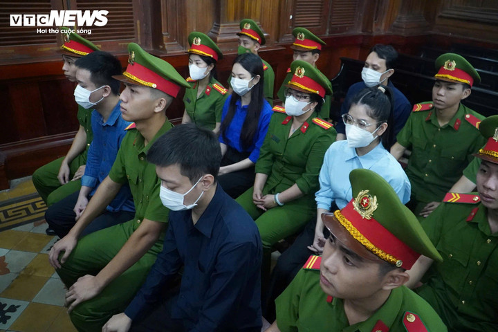 Các bị cáo tại phiên toà.