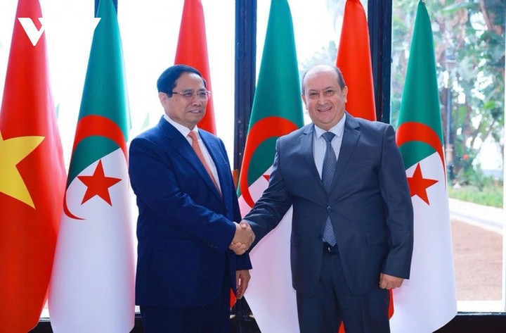 Thủ tướng Phạm Minh Chính và Thủ tướng Algeria Sifi Ghrieb.