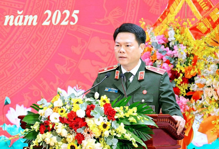 Thiếu tướng Nguyễn Hữu Mạnh, tân Cục trưởng Cục trưởng Cục An ninh nội địa, Bộ Công an phát biểu tại buổi lễ.