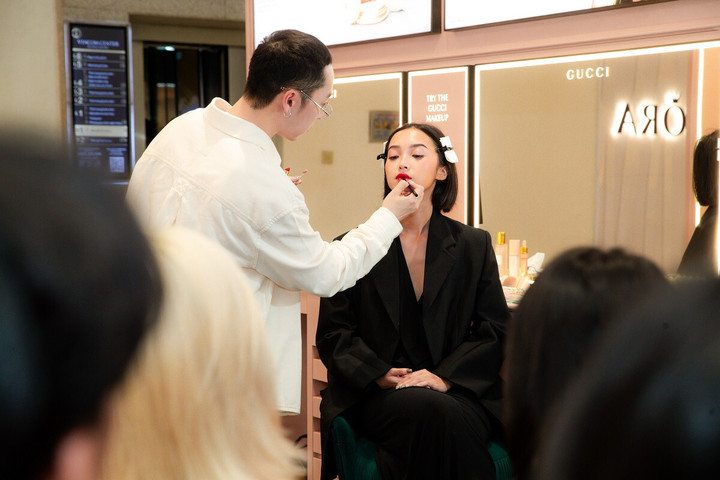 Đặc quyền Flash Makeover miễn phí trị giá 2.5 triệu dành cho khách mua sắm tại Vincom Center Bà Triệu.