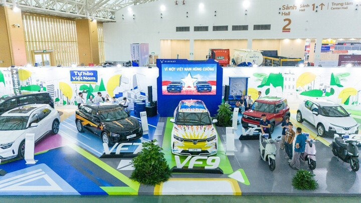 Le stand de VinFast à l'Industry & Technology Week 2025.