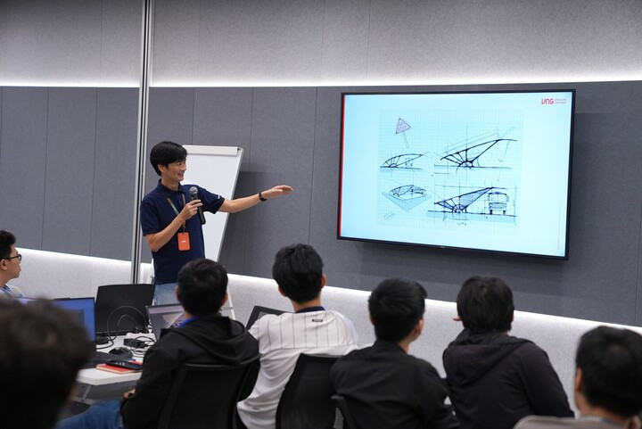 Buổi chia sẻ chuyên môn tại VNG Campus với sự tham gia của các nhân viên trẻ.(Nguồn: VNG)