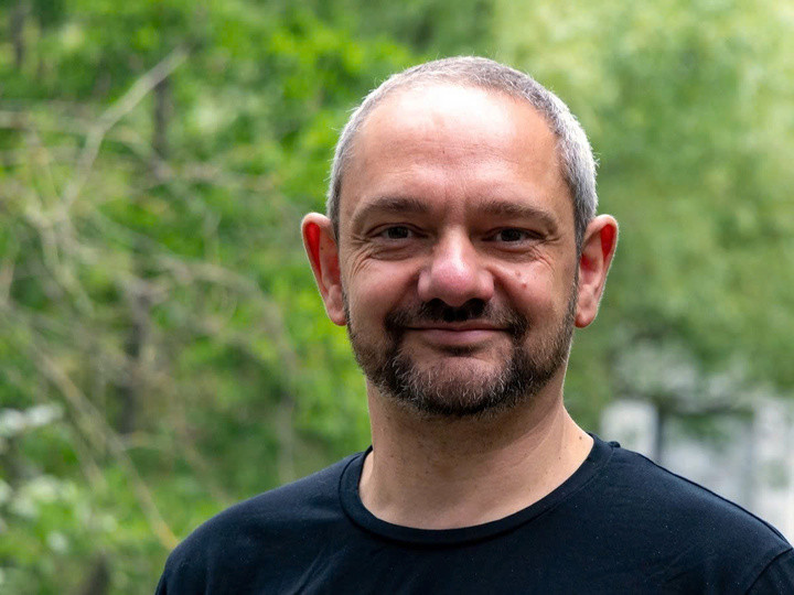 Professor Raphaël Mercier är för närvarande chef för institutionen för kromosombiologi vid Max Planck-institutet för växtgenetik (Tyskland). (Foto: MPG.de)