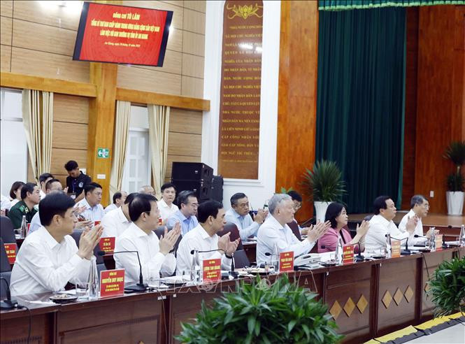 Các đại biểu tham dự buổi làm việc. (Ảnh: TTXVN)