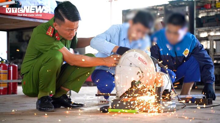 Với người thầy đặc biệt này, công tác giáo dục tại trường giáo dưỡng là "gieo mầm thiện trên những trang đời bất hảo".