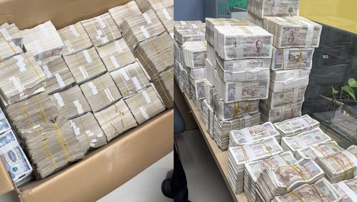 Sau khi hoàn tất đợt thanh toán tiền mặt, người mua này chuyển khoản phần còn lại trong ngày 20/11 để hoàn tất thủ tục nhận xe. (Ảnh: Toyota Lạng Sơn)