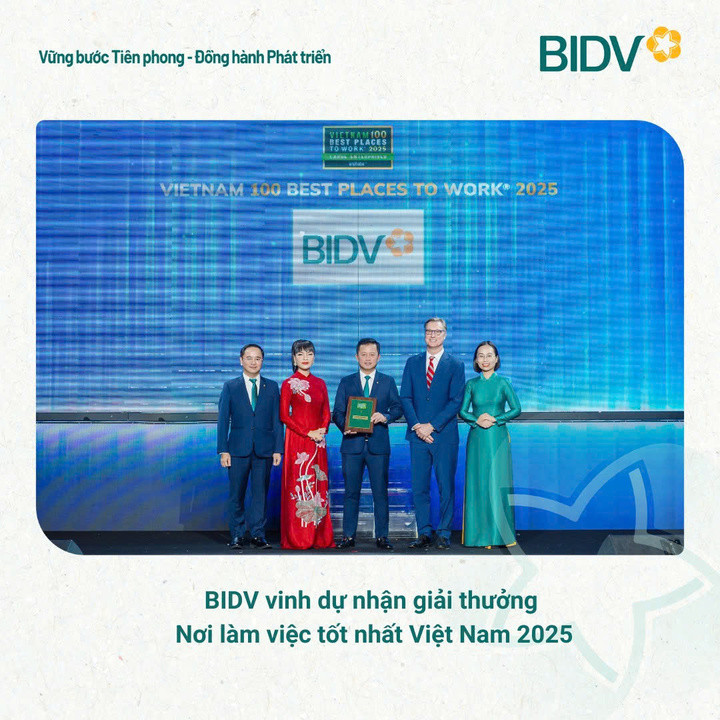 Phó Tổng Giám đốc BIDV Hoàng Việt Hùng đại diện ngân hàng nhận Danh hiệu "Nơi làm việc tốt nhất Việt Nam năm 2025".