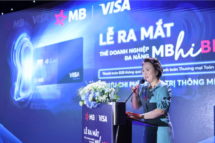 Bà Đặng Tuyết Dung – Giám đốc Visa Việt Nam và Lào - phát biểu tại sự kiện.