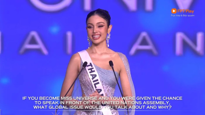 Mỹ nhân Thái Lan tự tin trả lời câu hỏi ứng xử.