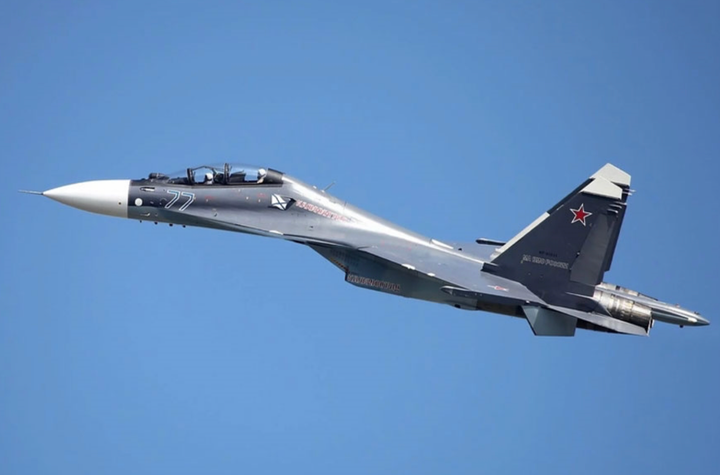 Su-30SM2 là phiên bản nâng cấp của máy bay chiến đấu Su-30. (Ảnh: Vitaly Kuzmin)