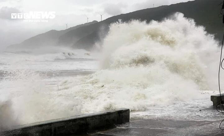 Những ngày cuối tháng 11, Biển Đông có thể đón bão.