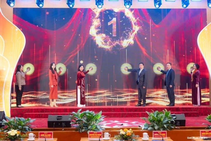 Lãnh đạo Trung ương và TP Hà Nội thực hiện nghi thức phát động Tháng hành động vì bình đẳng giới năm 2025.