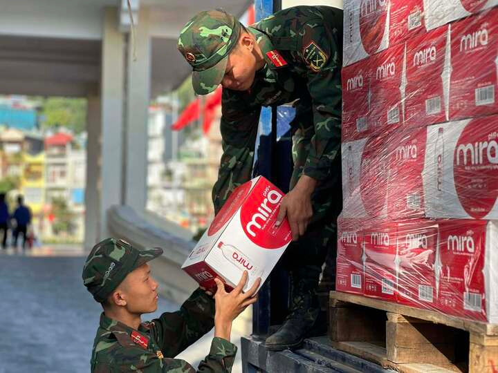 Tỉnh Quảng Ninh huy động hàng trăm tấn hàng hóa thiết yếu hỗ trợ tỉnh Lâm Đồng khắc phục thiệt hại mưa lũ.