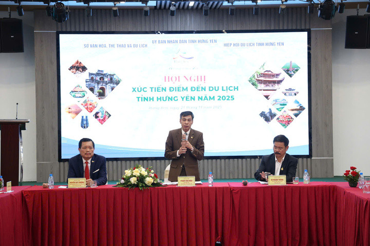 Виступив пан Фам Ван Х'єу – заступник директора Департаменту культури, спорту та туризму провінції Хунг Єн.