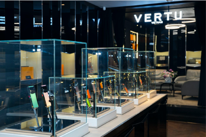 Không gian flagship store Vertu Việt Nam chuẩn Vertu England.
