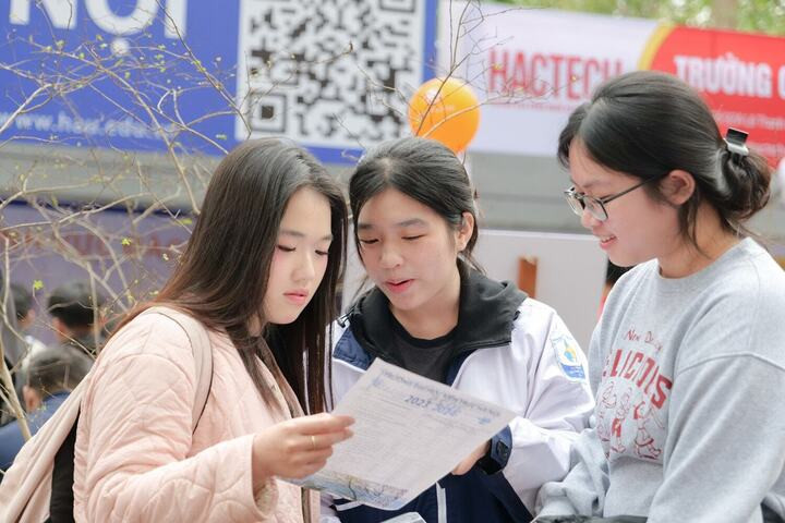 As universidades deixaram de considerar a admissão para o bloco C00 para cumprir os regulamentos do Ministério da Educação e Formação e a orientação da escola (Foto ilustrativa).