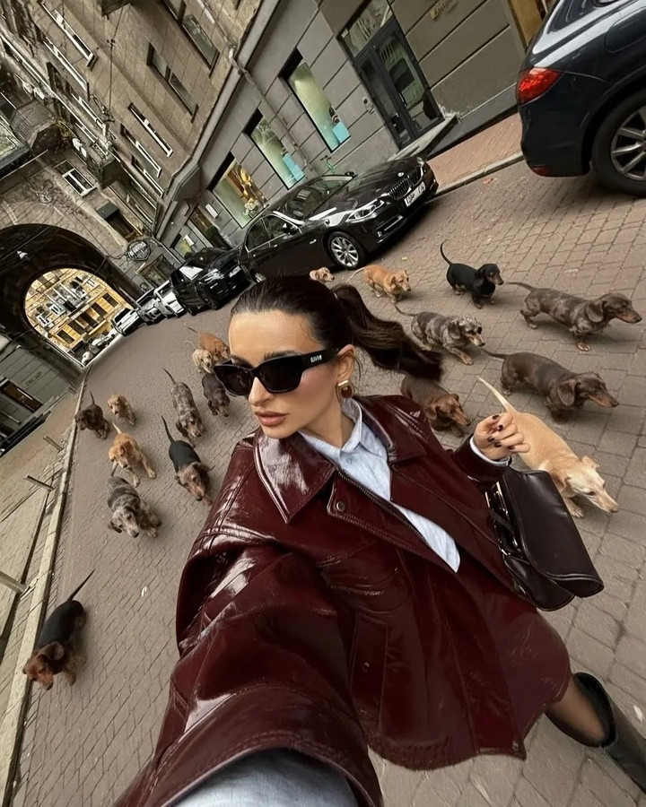 “Cứ đi làm tình nguyện ở trại động vật đi”, một người chế giễu khi chỉ trích xu hướng này (Ảnh: Instagram / @dasha_ramoss)