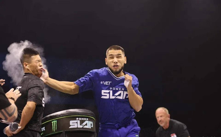 Triệu Hồng Cương bị Amantayev hạ đo ván ở giải đấu PowerSlap