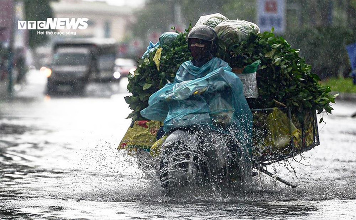 Dự báo thời tiết 24/11, miền Trung vẫn hứng mưa. (Ảnh minh hoạ: Hoàng Hà)
