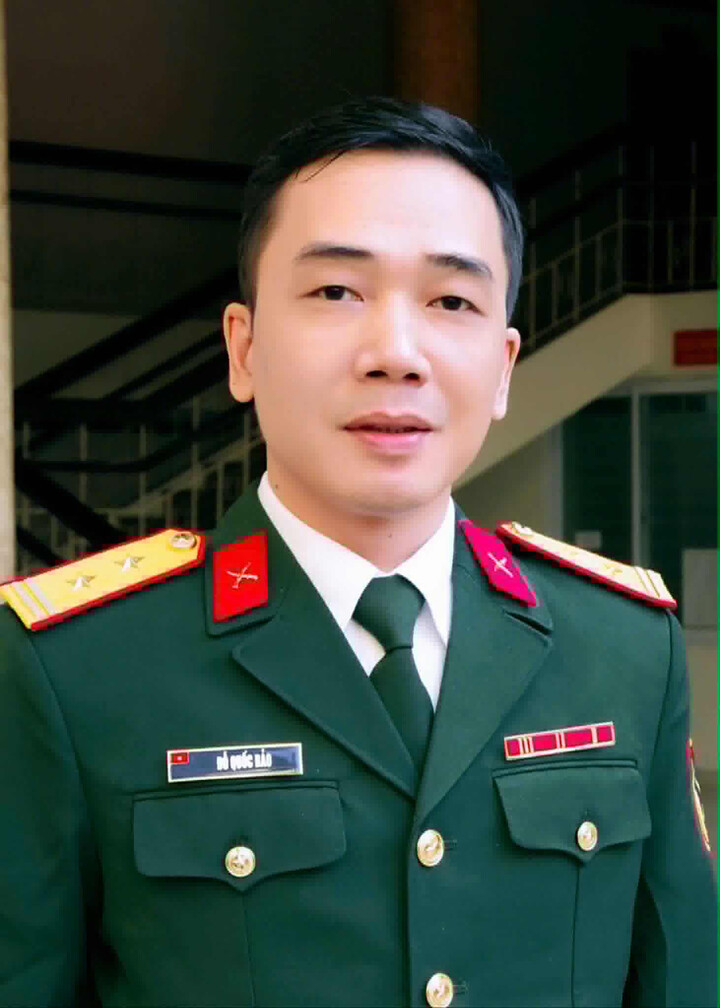 Trung tá, Nhạc sĩ Đỗ Bảo giữ chức Giám đốc Dàn nhạc Giao hưởng Quân đội.