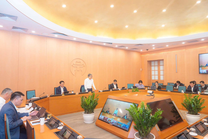 Quang cảnh cuộc họp.