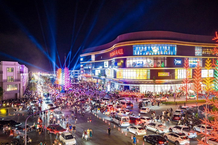 Chuỗi sự kiện mùa lễ hội cuối năm hấp dẫn sắp sửa khai màn tại Vincom Mega Mall Royal Island.