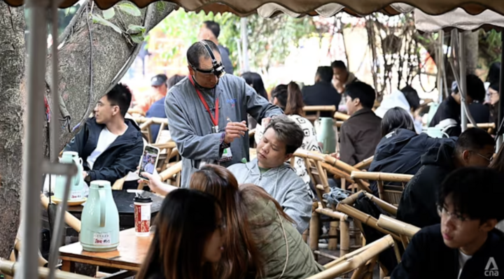 Khung cảnh nhột nhịp quen thuộc tại Thành Đô. (Ảnh: CNA)