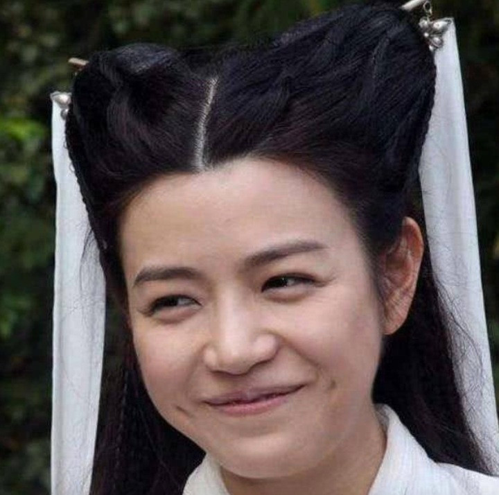 Trần Nghiên Hy bị gọi là "Tiểu Long Nữ xấu nhất màn ảnh".