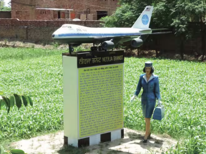 Bức tượng tưởng niệm hành động dũng cảm của Neerja Bhanot. (Nguồn: SBS Punjabi)