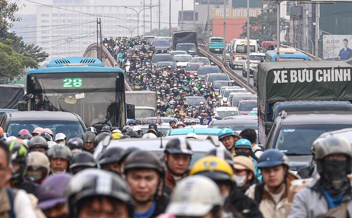 Theo thống kê, Hà Nội có tới 7 triệu xe máy xăng lưu thông thường xuyên.