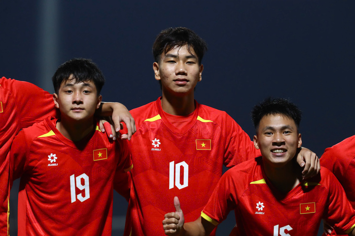 U17 Việt Nam đấu với U17 Australia ở bán kết giải U17 Đông Nam Á.