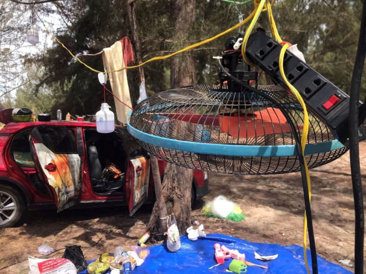 Chiếc VF 5 được anh Tùng biến thành “trạm cấp điện lưu động” trong một chuyến dã ngoại. (Ảnh: FBNV)