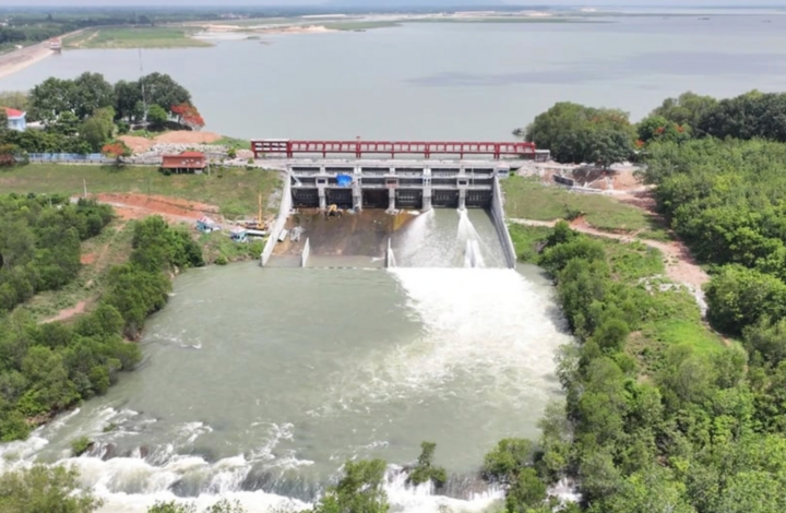 Hồ Dầu Tiếng trải dài qua ba tỉnh Tây Ninh, TP.HCM và Đồng Nai, có dung tích 1,58 tỷ m³.