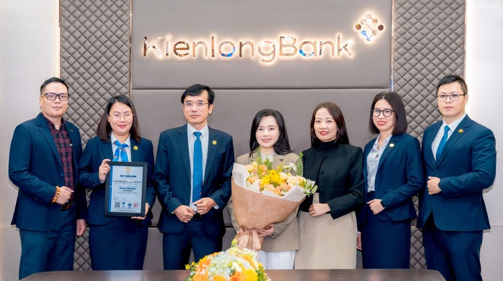 Dấu mốc này ghi nhận cam kết của KienlongBank trong việc nâng cấp hạ tầng, tăng cường bảo mật và chuẩn hóa công nghệ theo tiêu chuẩn quốc tế.