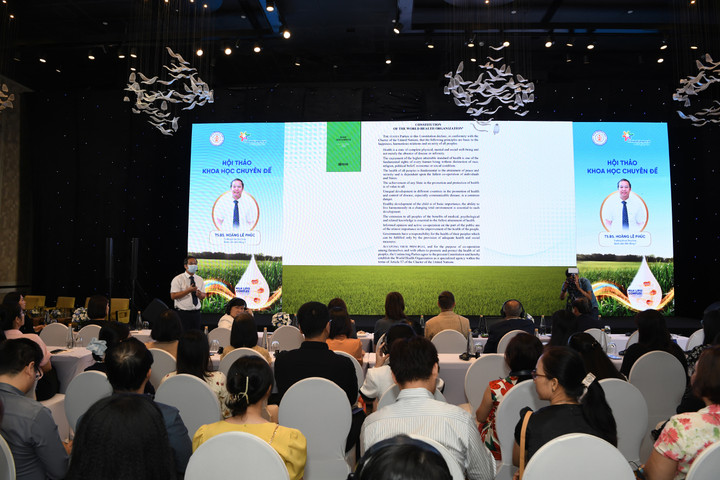 TS.BS Hoàng Lê Phúc, Trưởng khoa Tiêu hóa – Bệnh viện Nhi Đồng 1, TP.HCM, nhấn mạnh tầm quan trọng của sức khỏe đường ruột với sự phát triển toàn diện của trẻ.