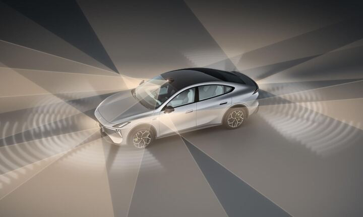 Deepal L06 sở hữu hệ thống hỗ trợ tự lái áp dụng thuật toán trí tuệ nhân tạo 